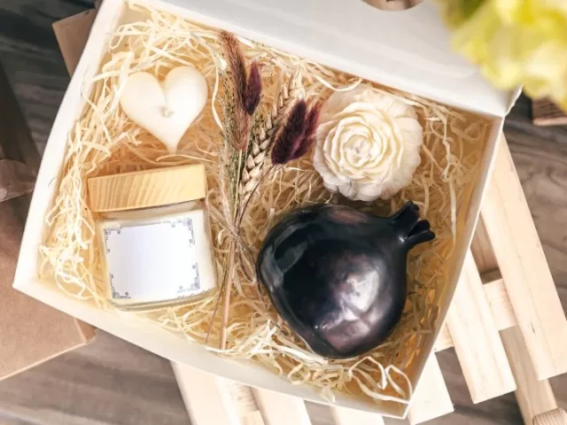 Scented Candle Gift Sets: The Perfect Gift for Self-Care and Wellness