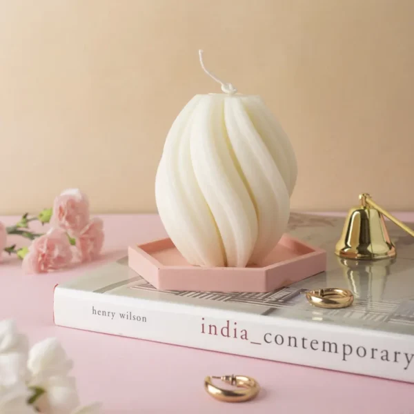 Twirl Candle - Image 4